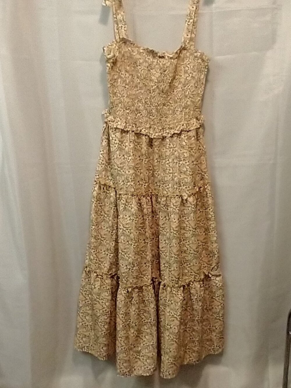 Floral Sundress Elastic Smocked Tiered M Boho Hippie Festival Cottagecore Lovely